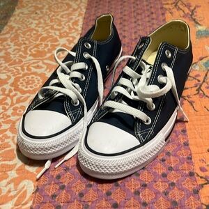 Size US 8.5 Women’s Chuck Taylor’s Navy Short